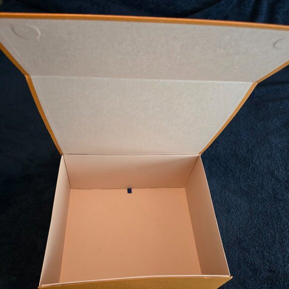 Louis Vuitton- Large, Empty Box (BOX ONLY) - Picture 13 of 16
